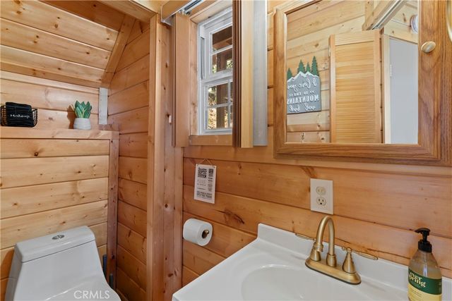 816 Chamois Drive, Crestline, CA 92325