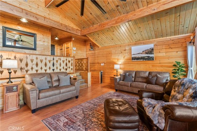 816 Chamois Drive, Crestline, CA 92325