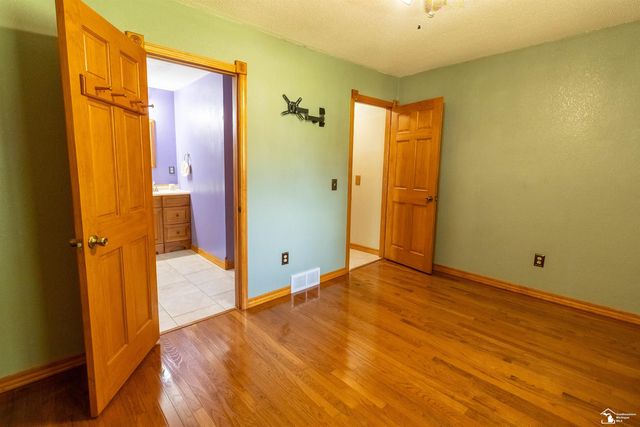 8940 Woodside Drive, Temperance, MI 48182