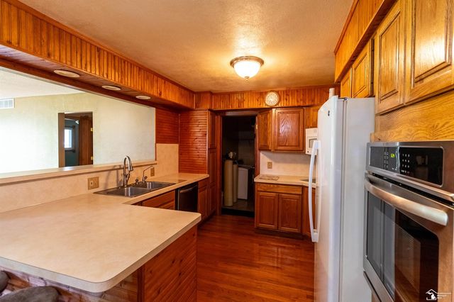 8940 Woodside Drive, Temperance, MI 48182