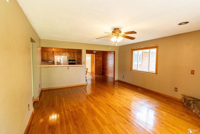 8940 Woodside Drive, Temperance, MI 48182