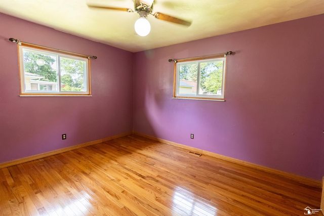 8940 Woodside Drive, Temperance, MI 48182
