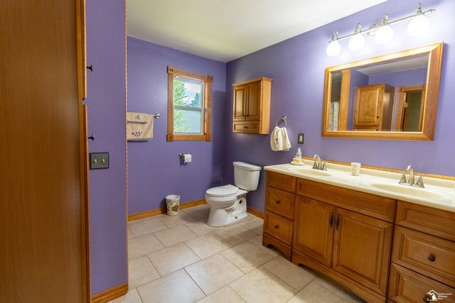 8940 Woodside Drive, Temperance, MI 48182