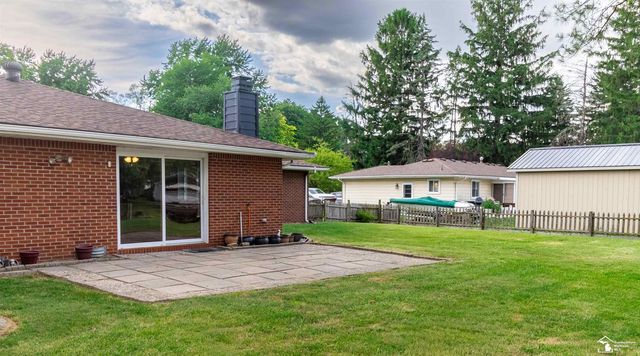 8940 Woodside Drive, Temperance, MI 48182