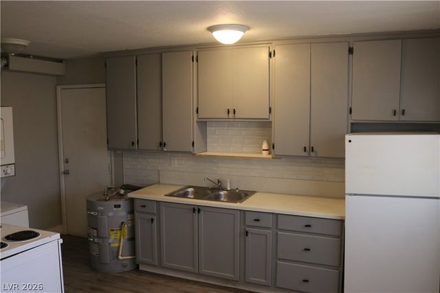 1828 Lewis Avenue, Las Vegas, NV 89101