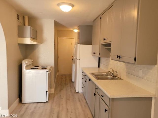 1828 Lewis Avenue, Las Vegas, NV 89101