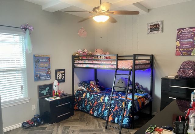 1825 Paraiso Dr, Kingsville, TX 78363