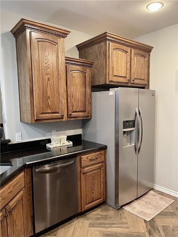 1825 Paraiso Dr, Kingsville, TX 78363