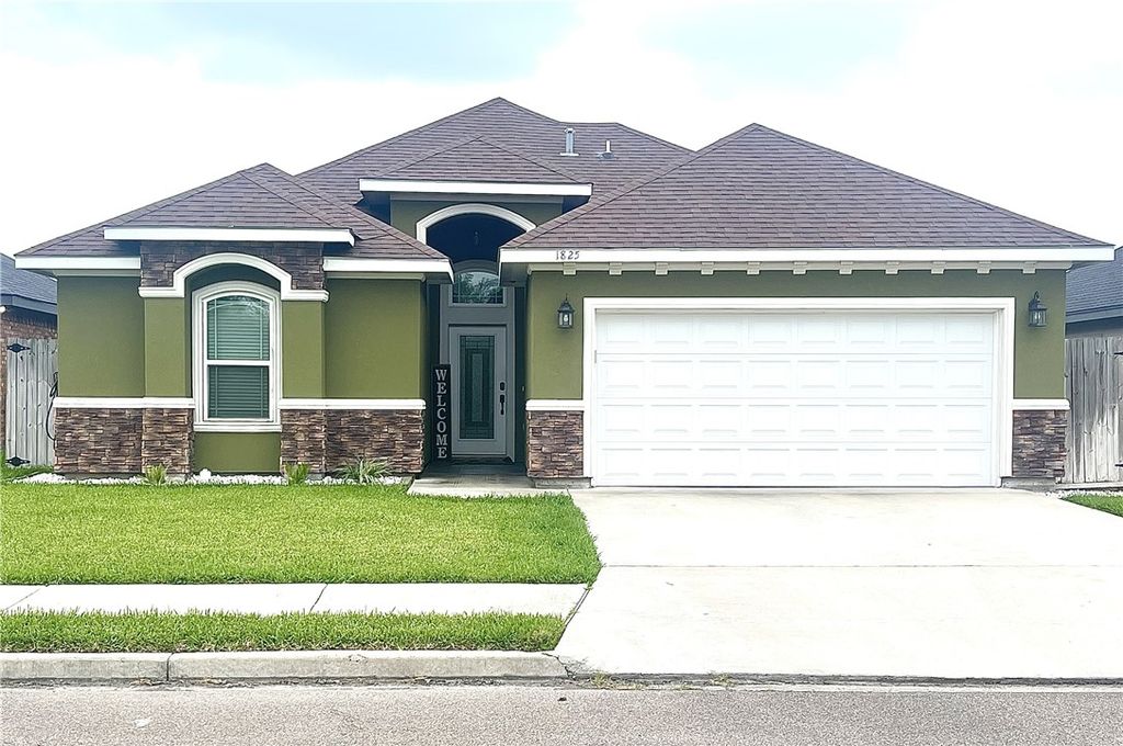 1825 Paraiso Dr, Kingsville, TX 78363