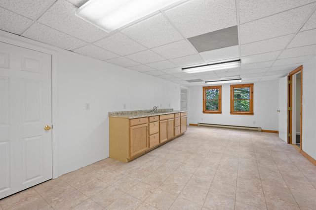 14 Church Street, Kingston, NH 03848