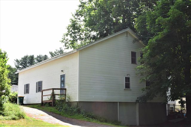 14 Church Street, Kingston, NH 03848