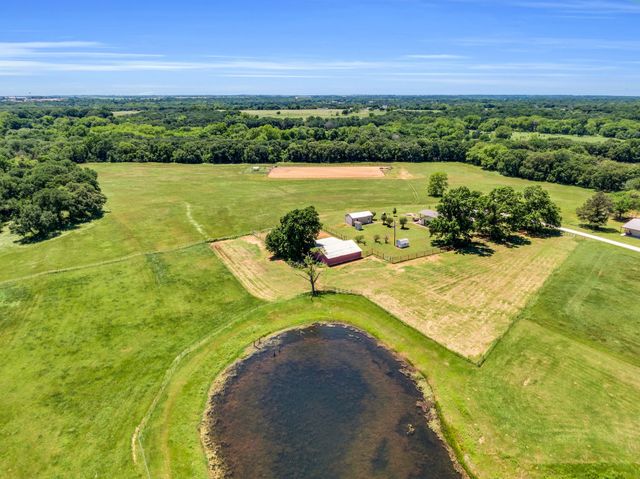 9840 County Road 305, Grandview, TX 76050