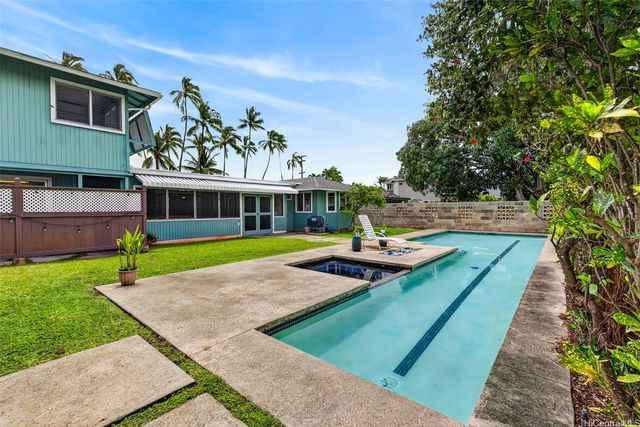 821 Kainui Drive, Kailua, HI 96734