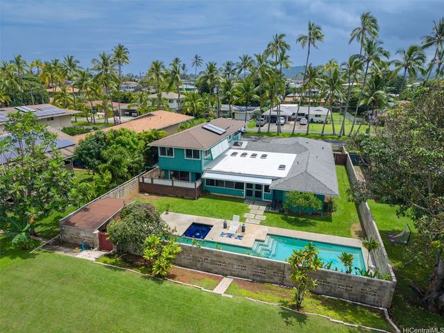 821 Kainui Drive, Kailua, HI 96734