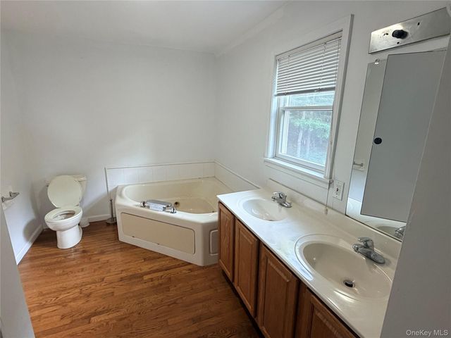 484 N Magee Street, Southampton, NY 11968