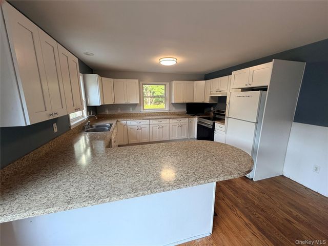 484 N Magee Street, Southampton, NY 11968