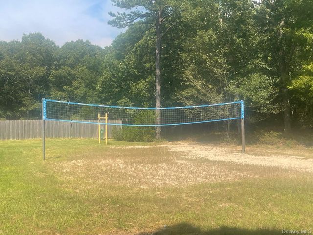 484 N Magee Street, Southampton, NY 11968