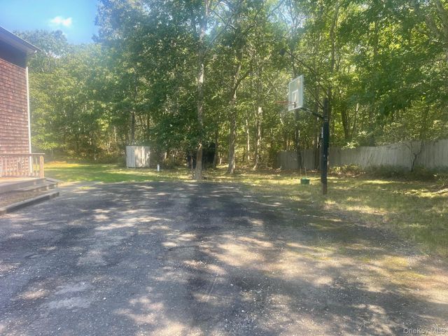 484 N Magee Street, Southampton, NY 11968