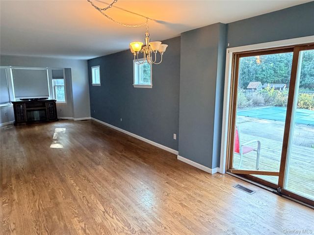 484 N Magee Street, Southampton, NY 11968