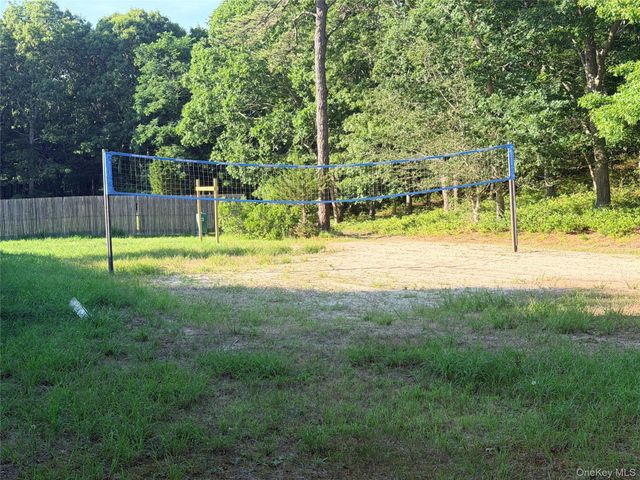 484 N Magee Street, Southampton, NY 11968
