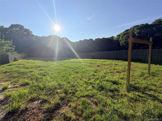 484 N Magee Street, Southampton, NY 11968