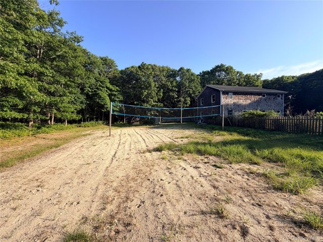 484 N Magee Street, Southampton, NY 11968