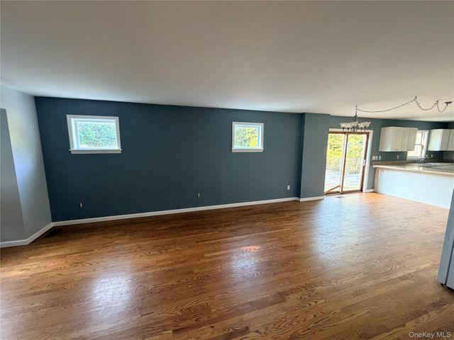 484 N Magee Street, Southampton, NY 11968