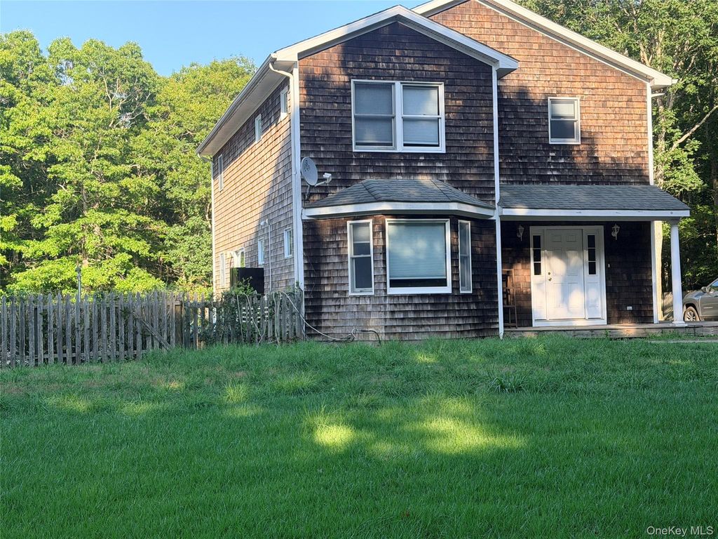 484 N Magee Street, Southampton, NY 11968