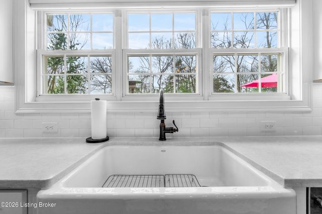 3100 Colton Ct, Crestwood, KY 40014