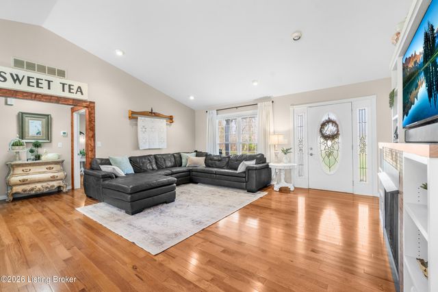 3100 Colton Ct, Crestwood, KY 40014