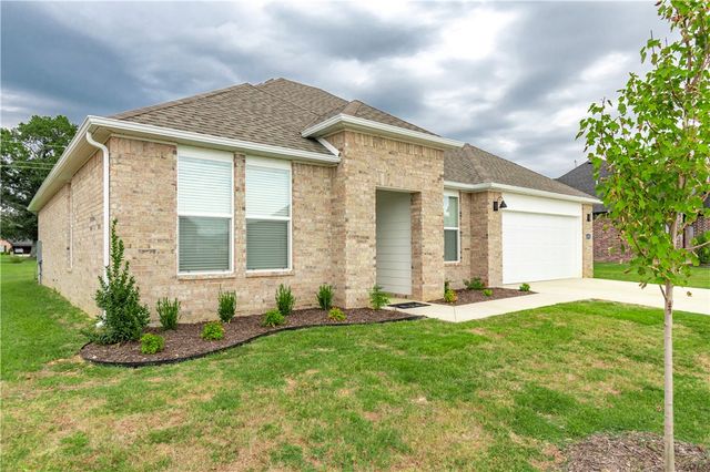 575 W Canada Drive, Farmington, AR 72730