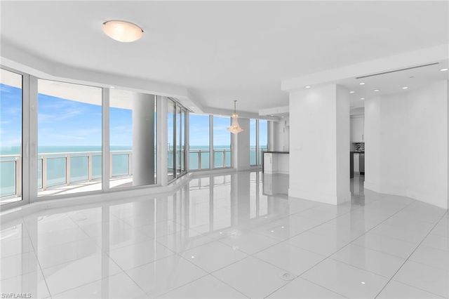 8231 Bay Colony DR 2004, Naples, FL 34108