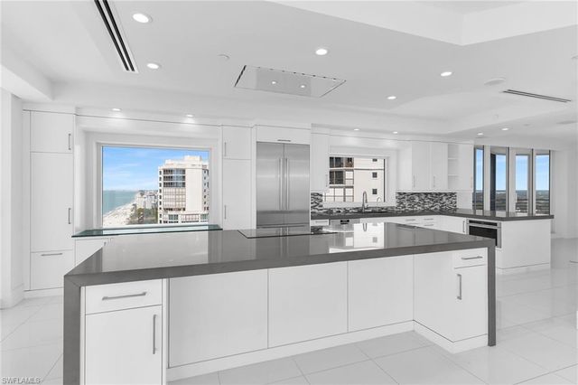 8231 Bay Colony DR 2004, Naples, FL 34108