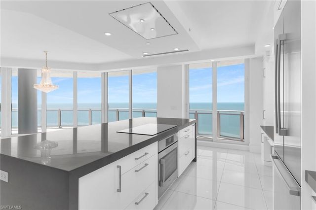 8231 Bay Colony DR 2004, Naples, FL 34108