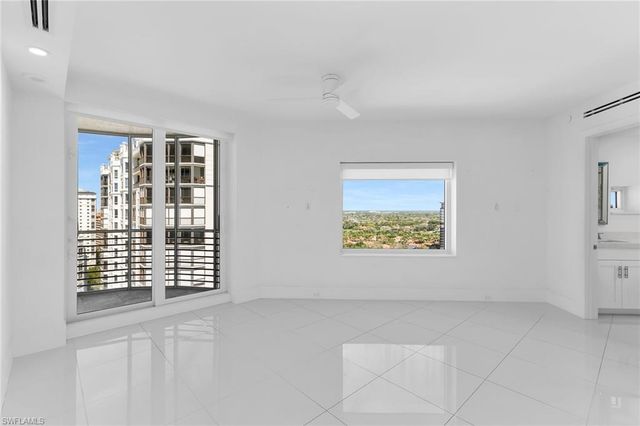 8231 Bay Colony DR 2004, Naples, FL 34108