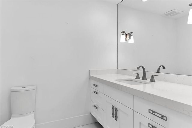 8231 Bay Colony DR 2004, Naples, FL 34108