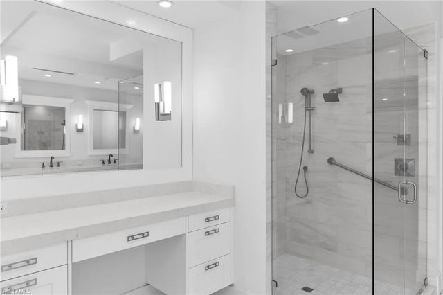 8231 Bay Colony DR 2004, Naples, FL 34108