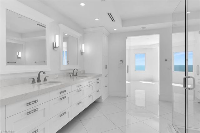 8231 Bay Colony DR 2004, Naples, FL 34108