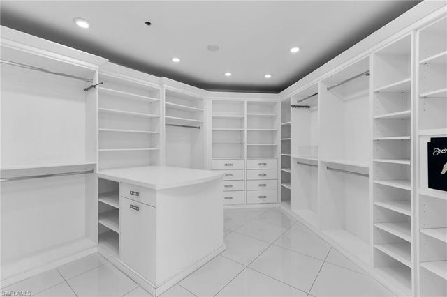 8231 Bay Colony DR 2004, Naples, FL 34108