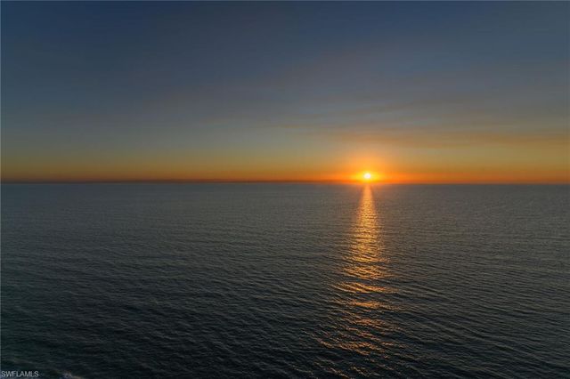 8231 Bay Colony DR 2004, Naples, FL 34108