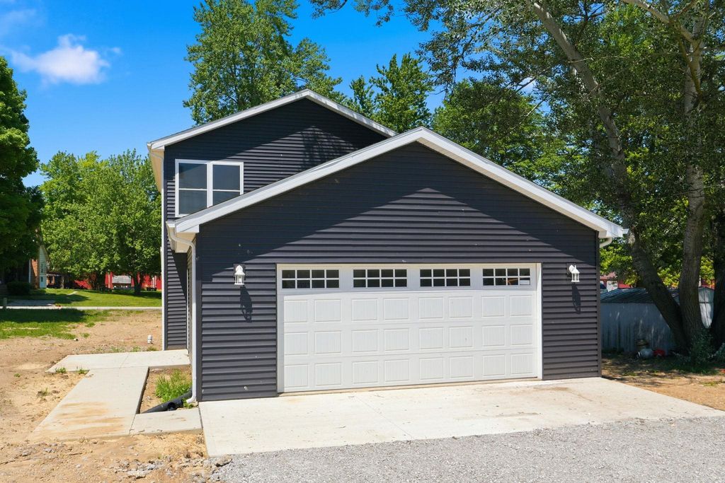 206 W Lincoln Street, Ashley, IN 46705