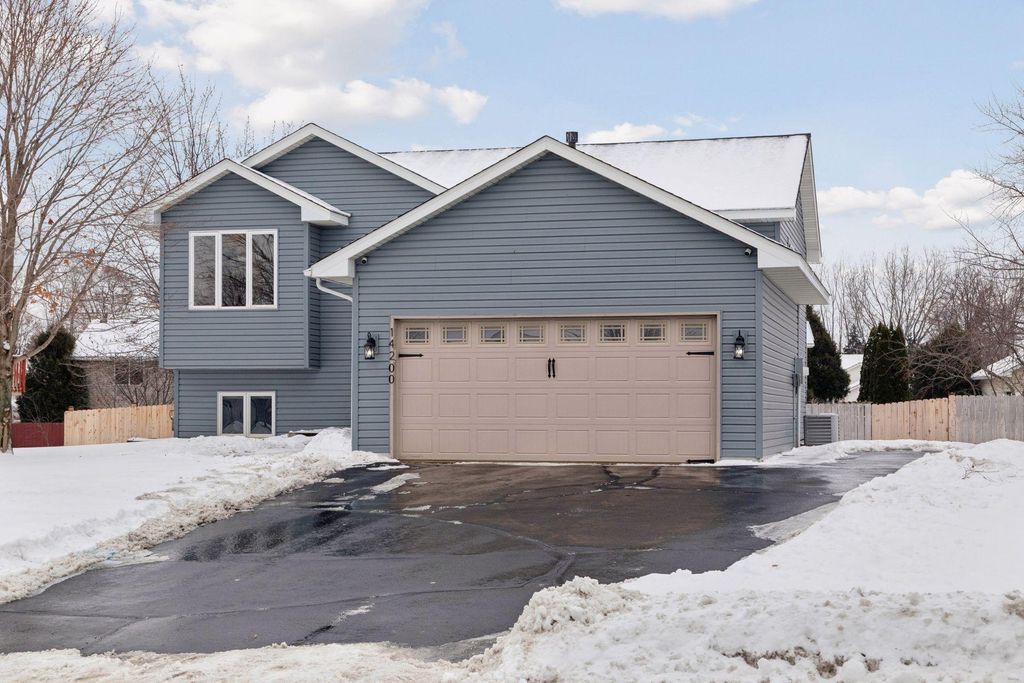 14200 Belfast Court, Rosemount, MN 55068