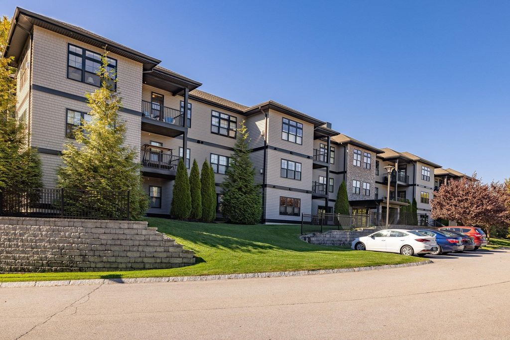 2075 Lafayette Rd Unit B17, Portsmouth, NH 03801