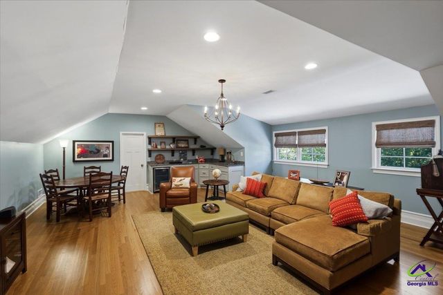 377 S Old Club Road, Macon, GA 31210