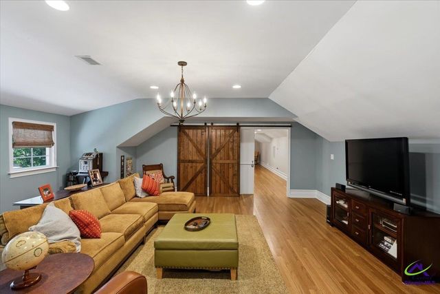 377 S Old Club Road, Macon, GA 31210