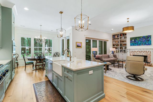12 Primrose Ln, Hilton Head Island, SC 29926