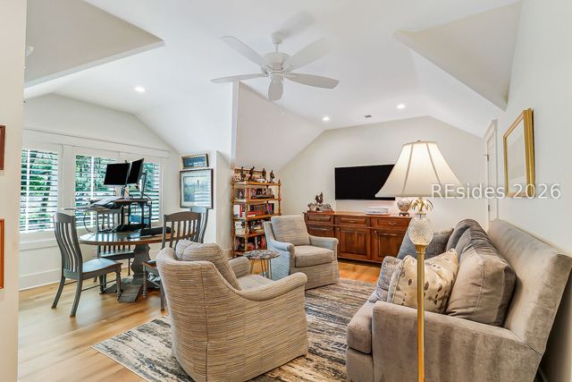 12 Primrose Ln, Hilton Head Island, SC 29926
