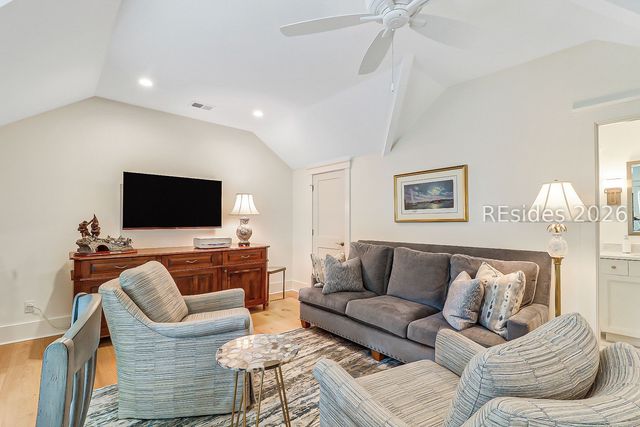 12 Primrose Ln, Hilton Head Island, SC 29926