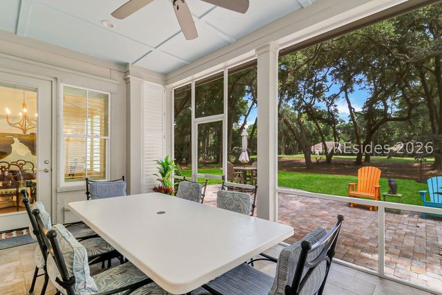 12 Primrose Ln, Hilton Head Island, SC 29926