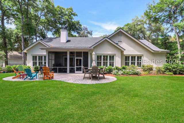 12 Primrose Ln, Hilton Head Island, SC 29926